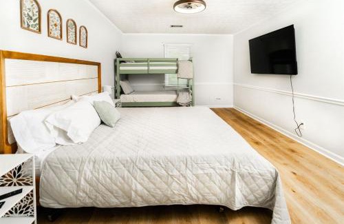 Columbus Maison | Ultimate Getaway with Pool and Games