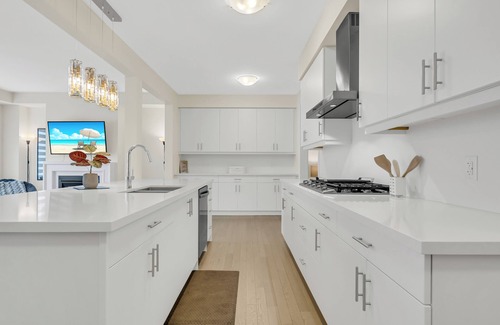 Kitchener Maison | Ultimate Luxe ~5BR & 5.5WR ~EV Charger ~Kitchener