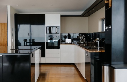 Whangamoa Villa | Peak View Retreat