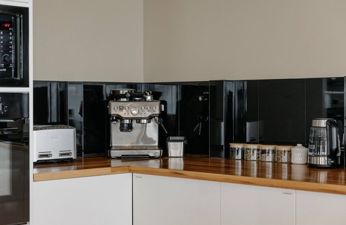 Whangamoa Villa | Peak View Retreat