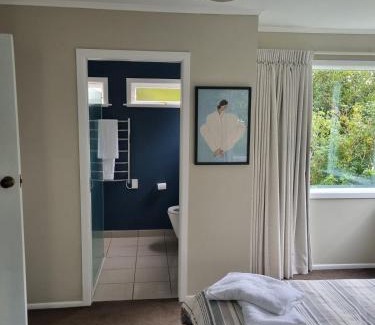 Lynmore Maison | Ultimate Redwoods Comfort Spa pool and bike storage