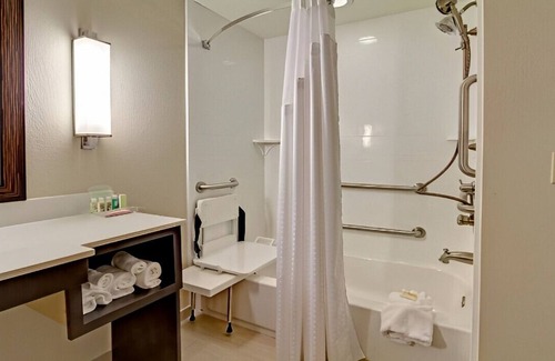Tupelo Maison | Ultimate Staycation Spot for a Romantic Trip! -S