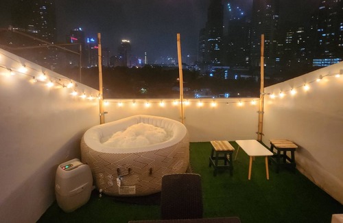 Valenzuela Copropriété | Ultimate Staycation w/ Jacuzzi and Arcade