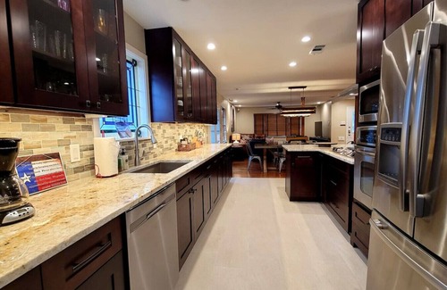 White Rock Hills Maison | Texas House · EXPÉRIENCE ULTIME DANS LE TEXAS AVEC PISCINE ET SPA CHAUFFÉS