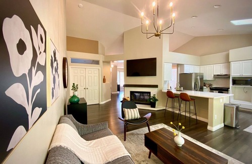 Bethany Maison | Ultra-Chic Modern Mid-Century Home in Bethany