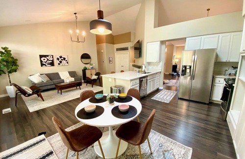 Bethany Maison | Ultra-Chic Modern Mid-Century Home in Bethany