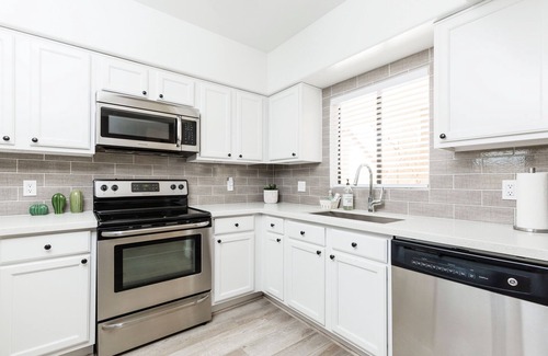 North Scottsdale Copropriété | GORGEOUS - JUST REMODELED - À pied des épiceries, des restaurants, du café et des magasins!