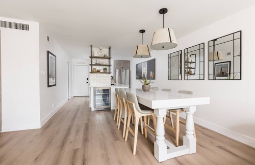 Entertainment District Copropriété | Ultra-Clean, Designer Condo in Downtown Scottsdale