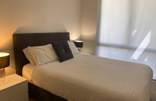 St. Leonards Appartement | Ultra Convenient St Leonards Apartment HER09008