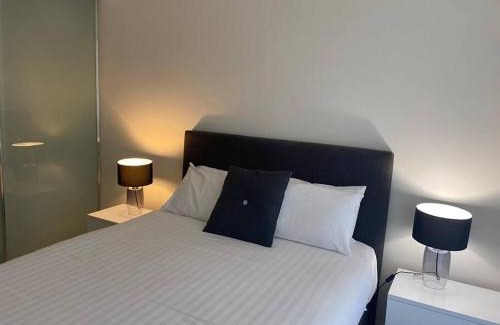 St. Leonards Appartement | Ultra Convenient St Leonards Apartment HER09008