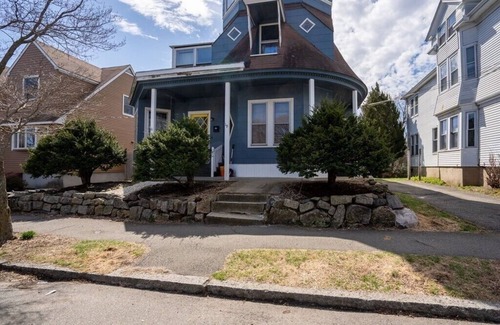 Peabody Copropriété | Ultra Cozy Ultra Convenient 2 Bedroom Condo convenient to all of Salem