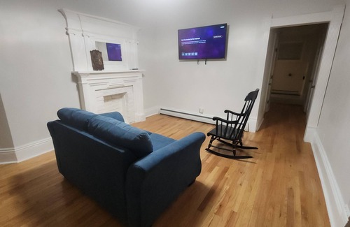 Peabody Copropriété | Ultra Cozy Ultra Convenient 2 Bedroom Condo convenient to all of Salem