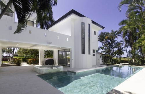 Playa Hermosa Copropriété | Villa Ultra Luxury Villa 6 chambres - Piscine privée sur la plage!