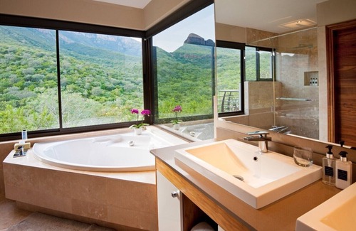 Hoedspruit Maison | umVangati House