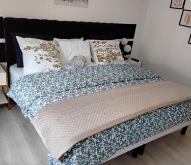 Ay Maison | Un été sans fin - 3 chambres- 3 lits - balnéo