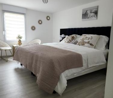 Ay Maison | Un été sans fin - 3 chambres- 3 lits - balnéo