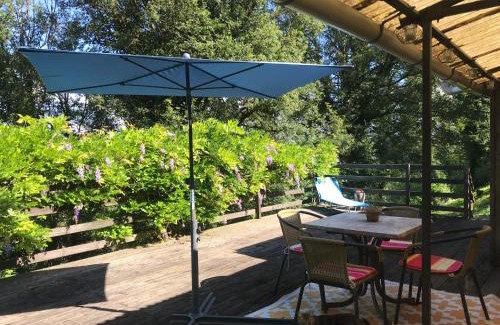 Traves Maison | Un Balcon en forêt