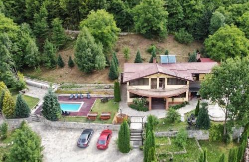Lunca Jaristei Cabine | Un colț de Rai