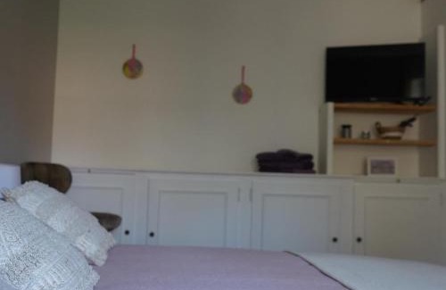 Parthenay Lit Et Petit-Déjeuner | un dimanche chez Julie chambre Célestine