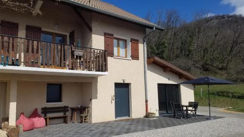 Sainte-Marie-d'Alvey Appartement | Un pied devant l'autre