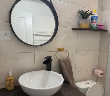 Domarin Appartement | Un studio a deux pas de lautoroute