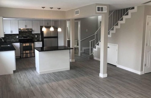 Chandler Maison | [UNAVAILABLE] Modern room in Chandler - 15 minutes from everything in Phoenix!