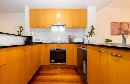 Brunswick Maison | Unbeatable Location: Ideal for groups & families.