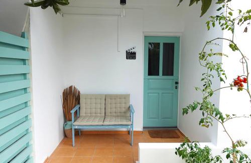 Lykabittos Maison | Under the Palms
