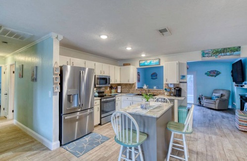 Port Orange Maison | Under The Sea Pool and Hot Tub