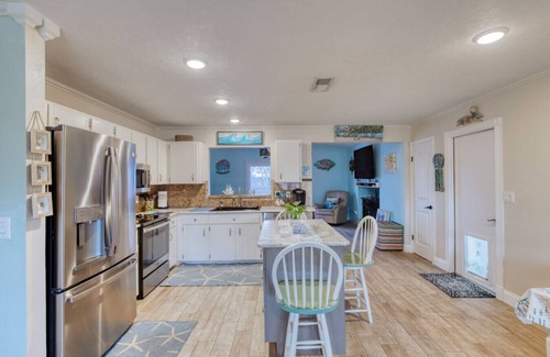 Port Orange Maison | Under The Sea Pool and Hot Tub