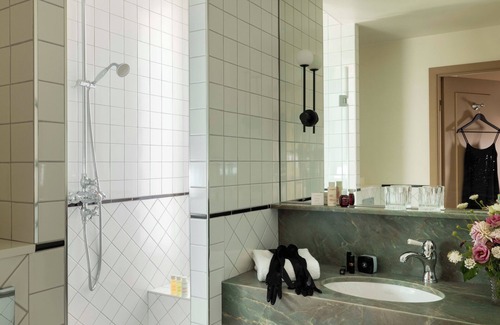 Arts-et-Metiers Hôtel | UNE AUTRE CHAMBRE