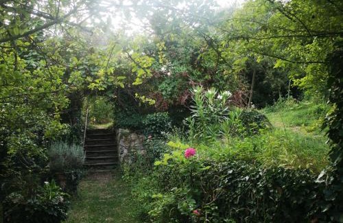 Saint-Pons-de-Thomieres Maison | Une chambre au jardin