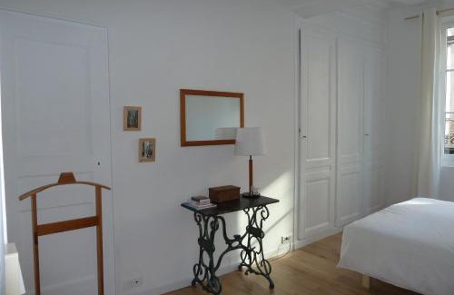 Rouen City Centre Lit Et Petit-Déjeuner | Une Chambre Dans L'atelier De R