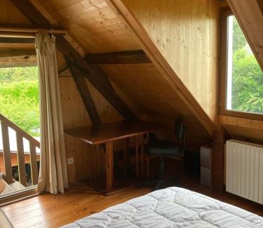 Bordeaux-Saint-Clair Maison | Une chambre dans la verdure