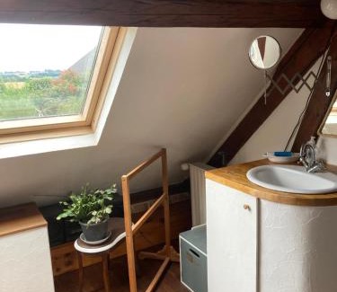 Bordeaux-Saint-Clair Maison | Une chambre dans la verdure