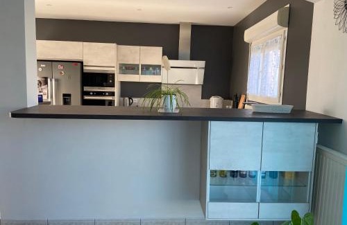Le Pizou Maison | Une chambre pour deux avec vue sur la piscine