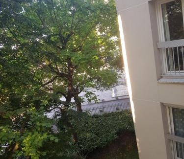 Noisy-le-Grand Maison | une chambre privee entre paris et disneyland