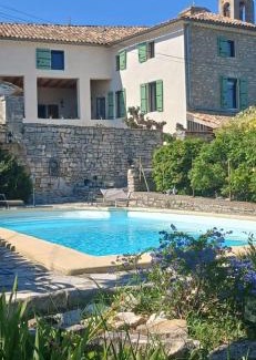 Orgnac-l'Aven Maison | Une Nuit au Village - chambre d'hôtes de charme