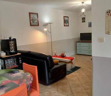 Saint-Medard-de-Guizieres Appartement | une pause quelque part au jardin des érables et des niwakis
