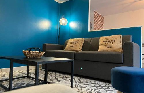 Pontgouin Appartement | Une pause aux Halles. Maison de ville pour 5 pers max