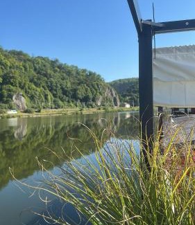 Sclayn Location De Bateaux | Une perle ! Péniche complète pour 8 sur la Meuse, région Namur