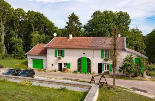 Soulosse-sous-Saint-Elophe Maison | Une Poule Sur un mur, chambre d'hôte à Soulosse