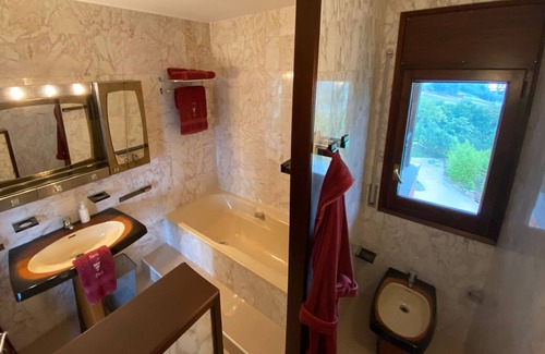La Seu d'Urgell Cabine | Unforgettable super-sunny wine estate/luxury villa close to Andorra.