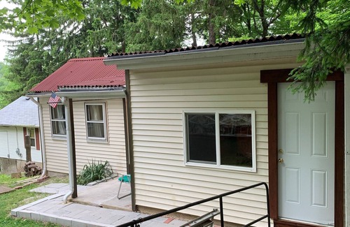 Hopatcong Maison | Unforgettable sunset view, on the porch…