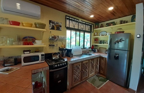 La Fortuna Maison | Villa spectaculaire dans la jungle pour 6 personnes, randonnée en montagne gratuite, vues extraordinaires, bain à remous!