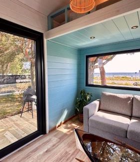 Tonsberg Appartement | Unik beliggenhet! Lite mikrohus plassert ved populær strand