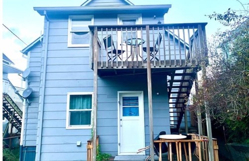 Astoria Maison | Uniontown Boat View House