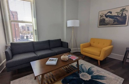 Champaign Appartement | Unique 1 BR/1BA Stay in Downtown - 204