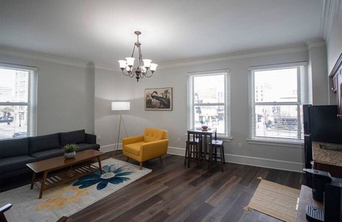 Champaign Appartement | Unique 1 BR/1BA Stay in Downtown - 204
