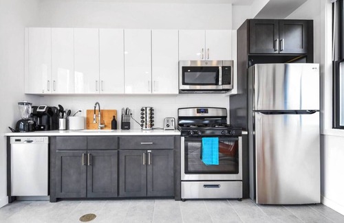 Central Business District Hôtel | ✮Unique 1BR | Walk to NJPAC/NJPENN | 30min to NYC✮